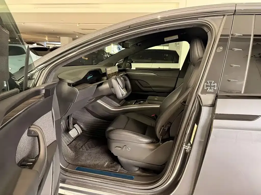 Tesla Model X — фото 4