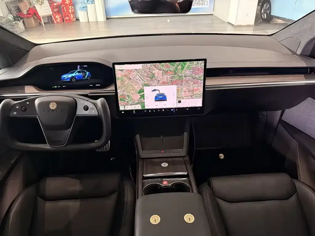 Tesla Model X — фото 3