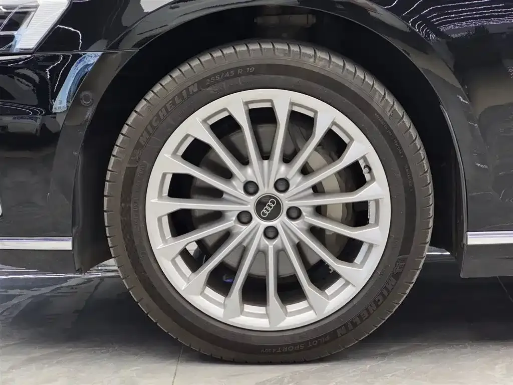 Audi A8 2021 из CN, фото 10