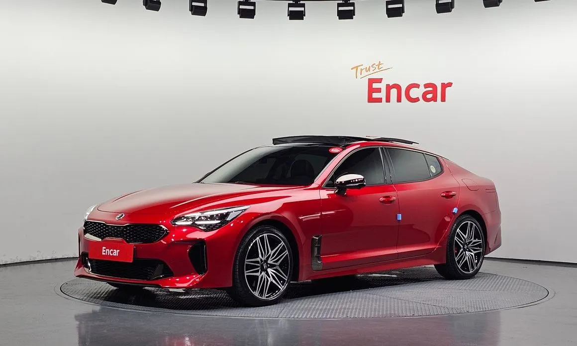 Kia Stinger — фото 1