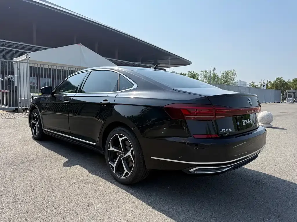 Volkswagen Passat — фото 6