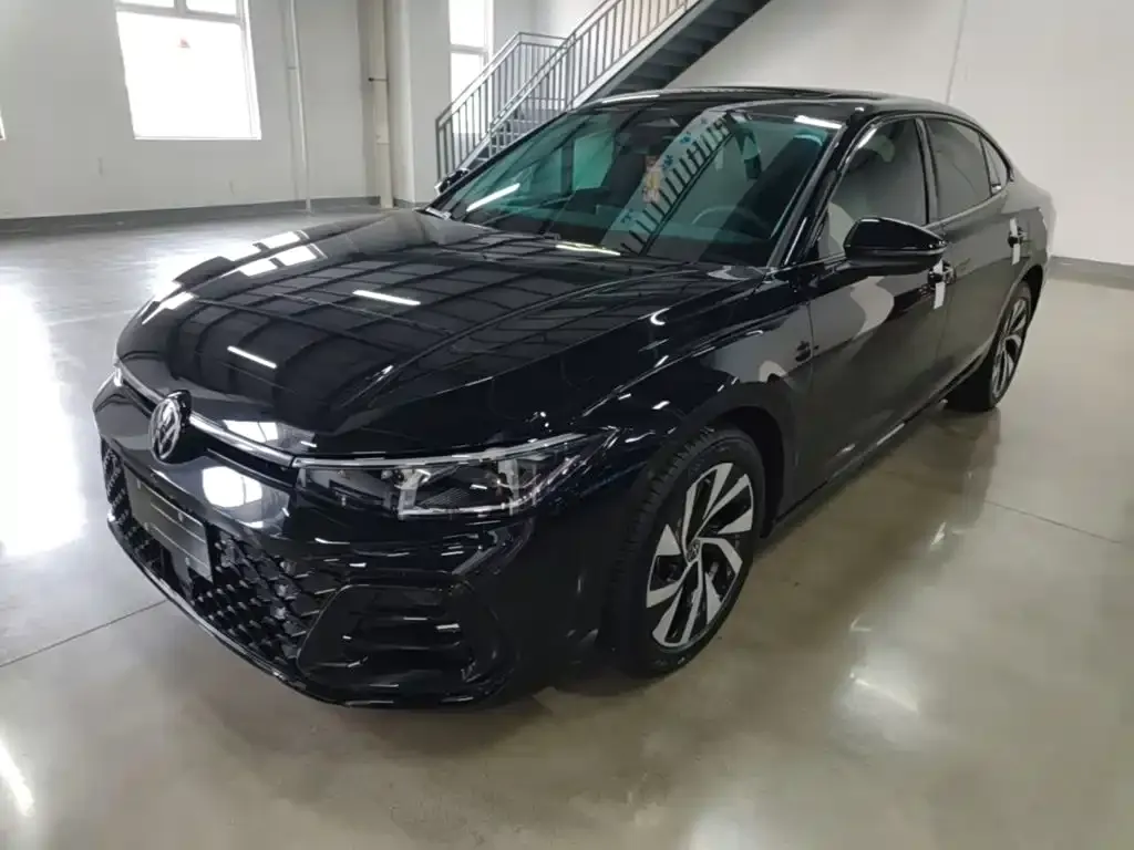 Volkswagen Passat — фото 1