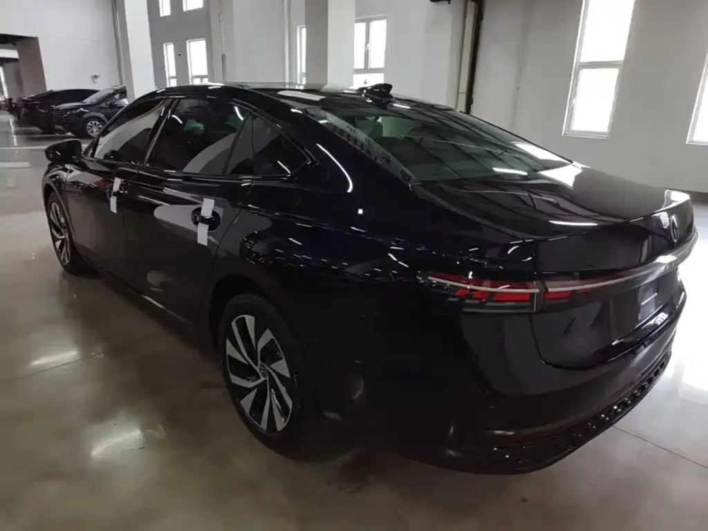 Volkswagen Passat — фото 3