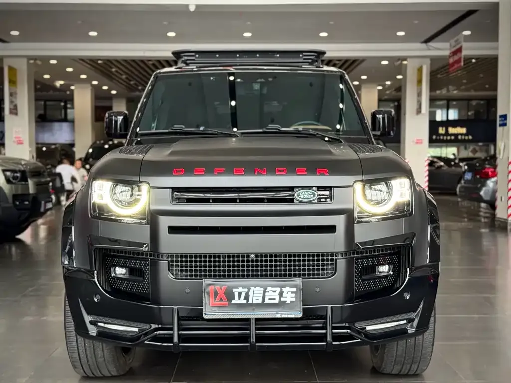 Land Rover Defender — фото 1