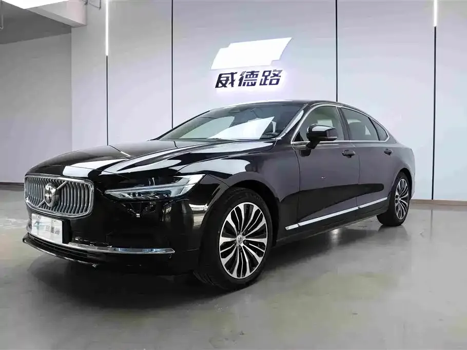 Volvo S90 — фото 1