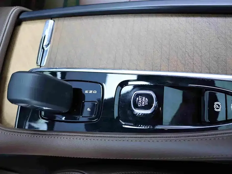 Volvo S90 — фото 10