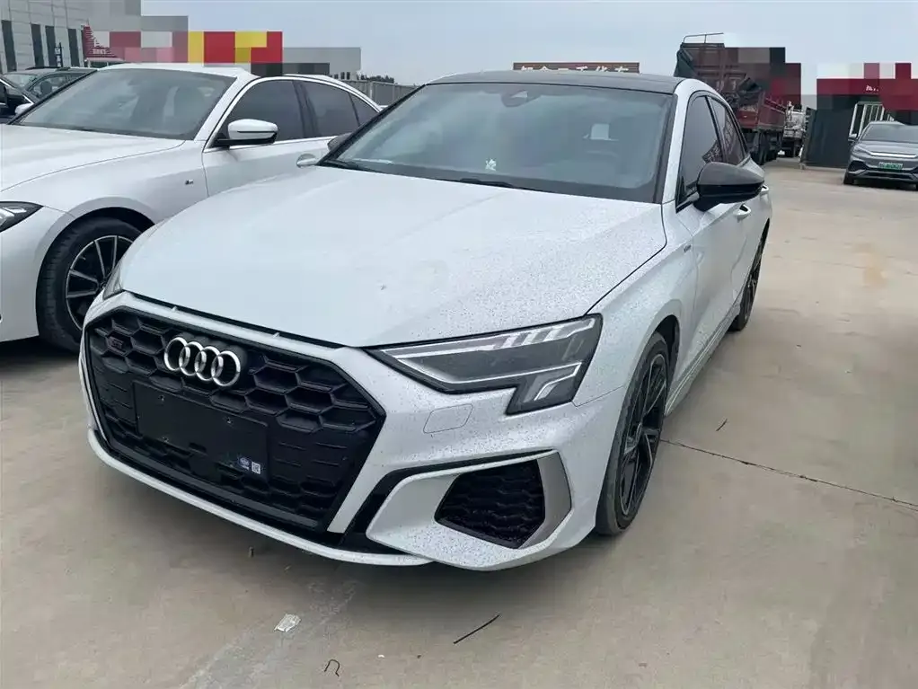 Audi A3 — фото 1