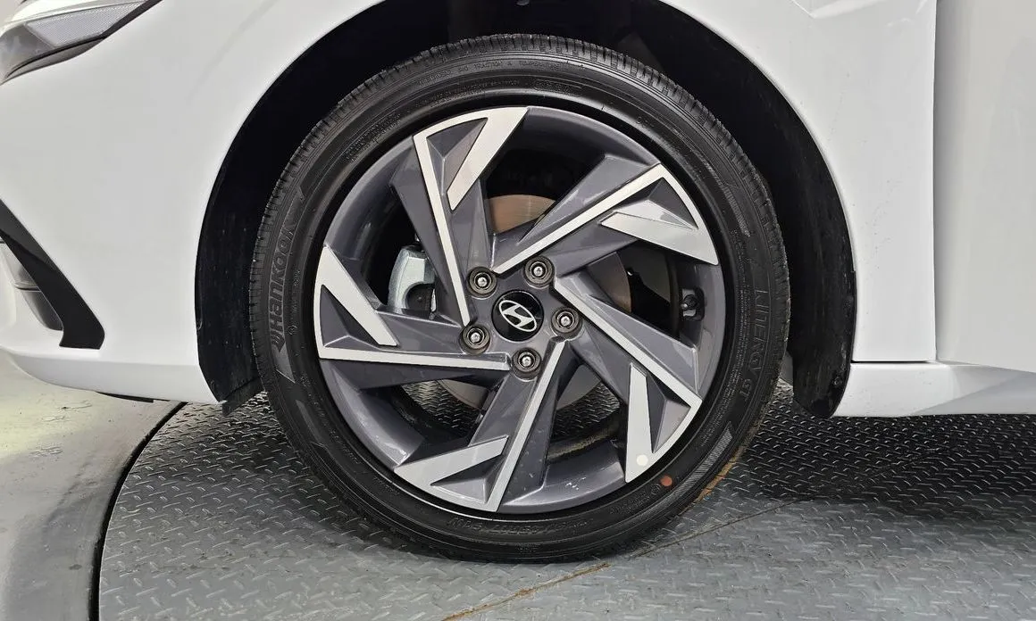 Hyundai AVANTE — фото 9