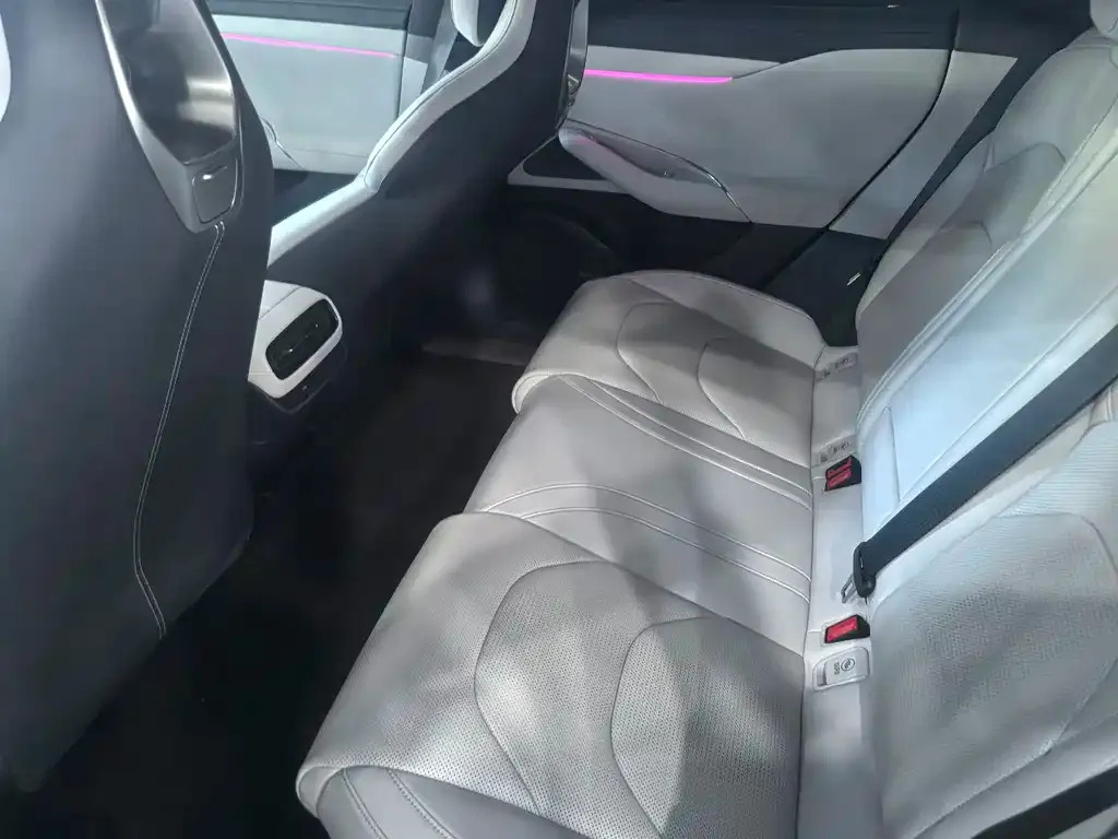 Xiaomi SU7 — фото 4