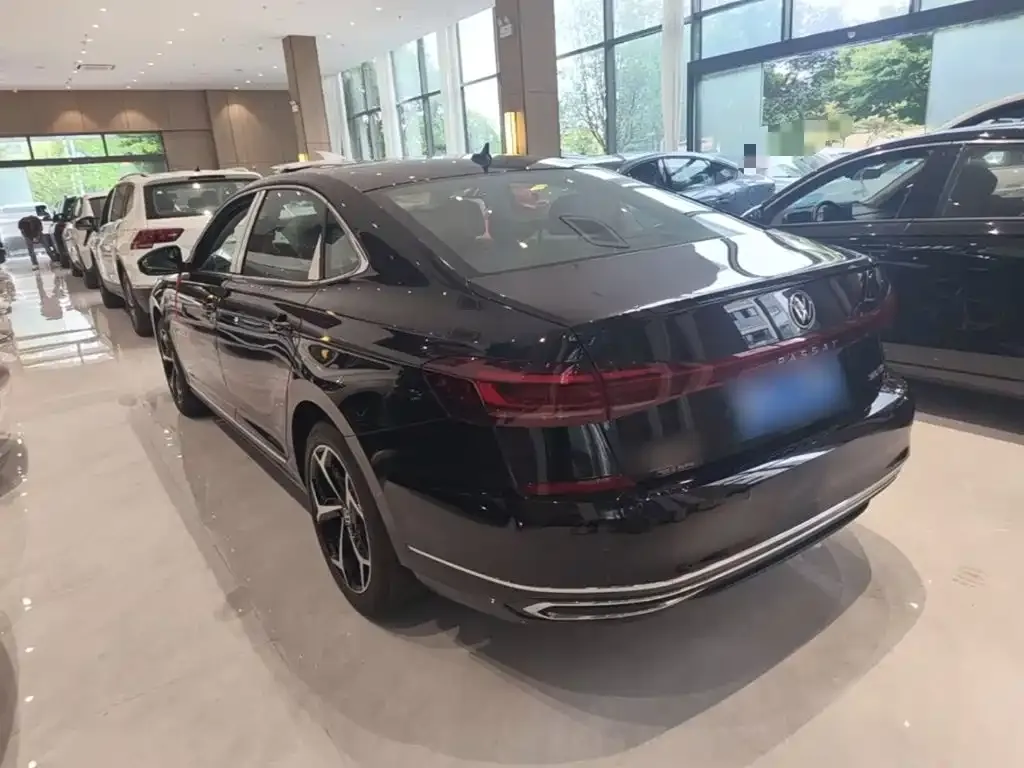 Volkswagen Passat — фото 4
