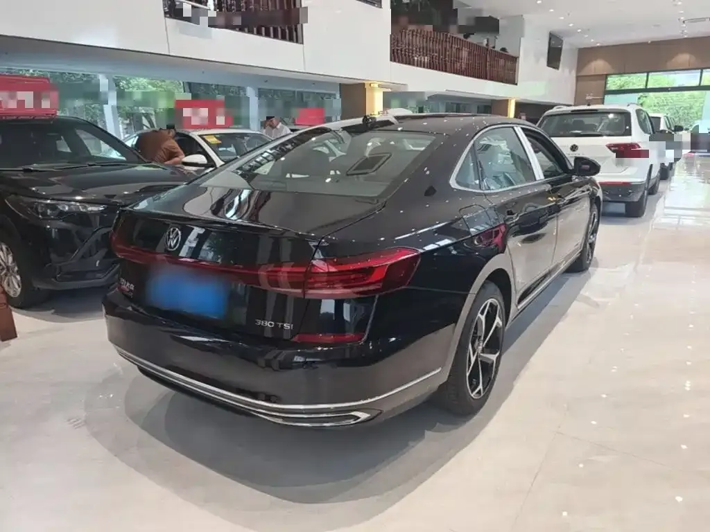 Volkswagen Passat — фото 10