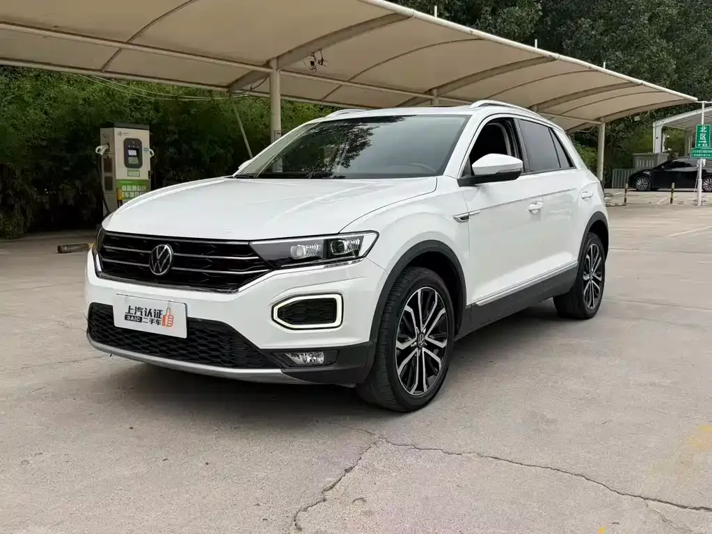 Volkswagen T-Roc — фото 1