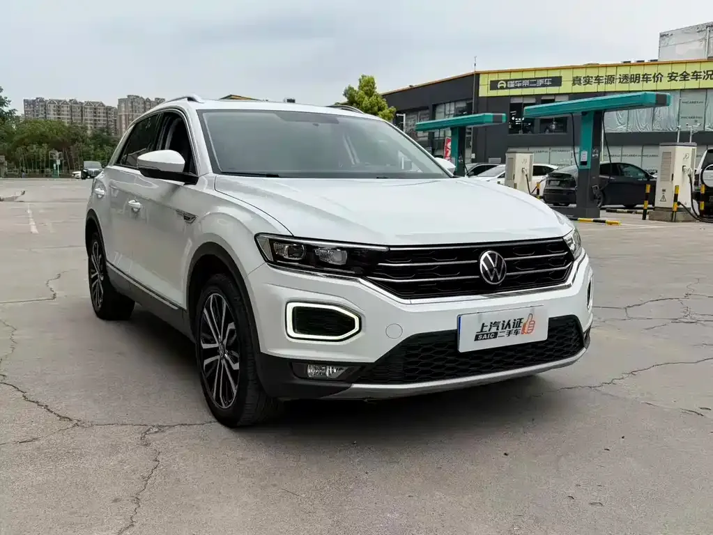Volkswagen T-Roc — фото 9