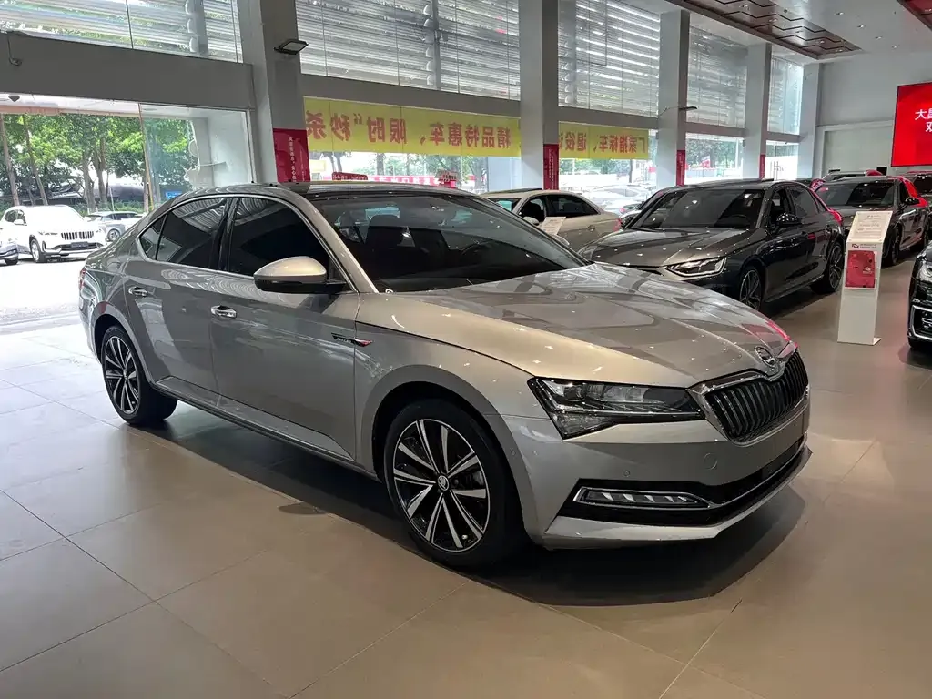 Skoda Superb — фото 4
