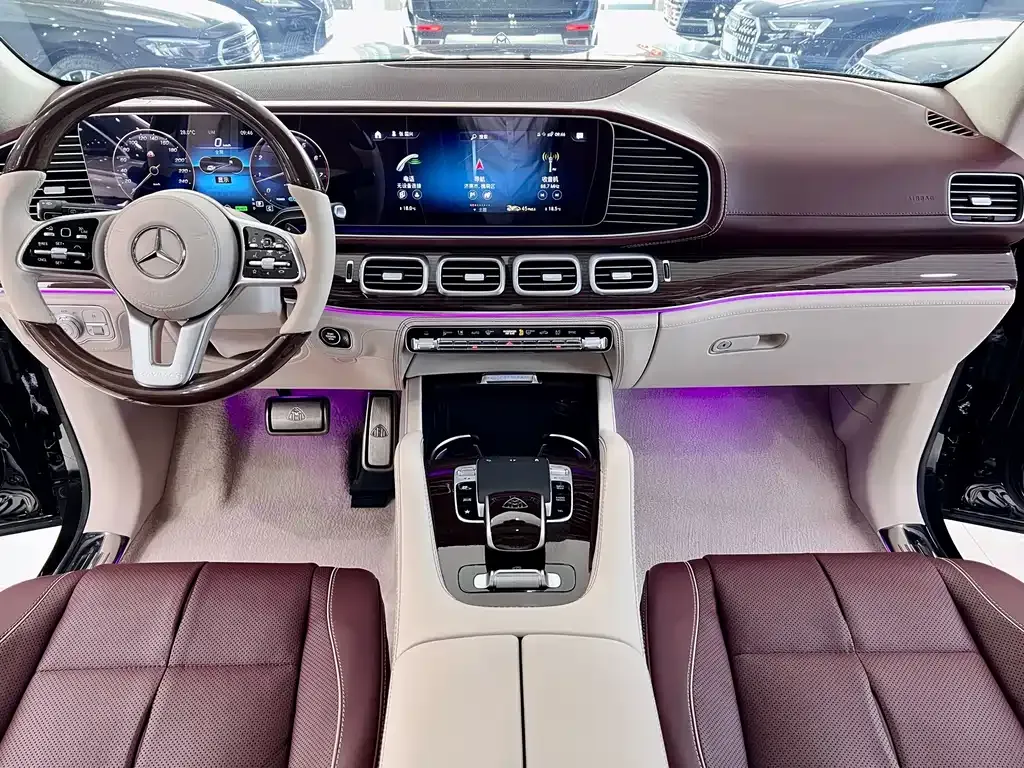 Mercedes-Benz GLS — фото 10
