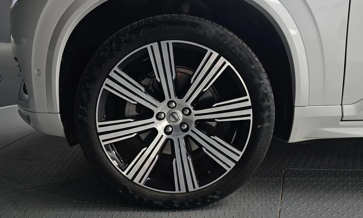 Volvo XC90 — фото 10