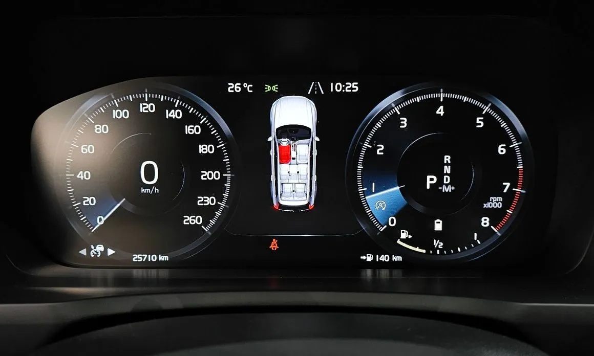 Volvo XC90 — фото 2