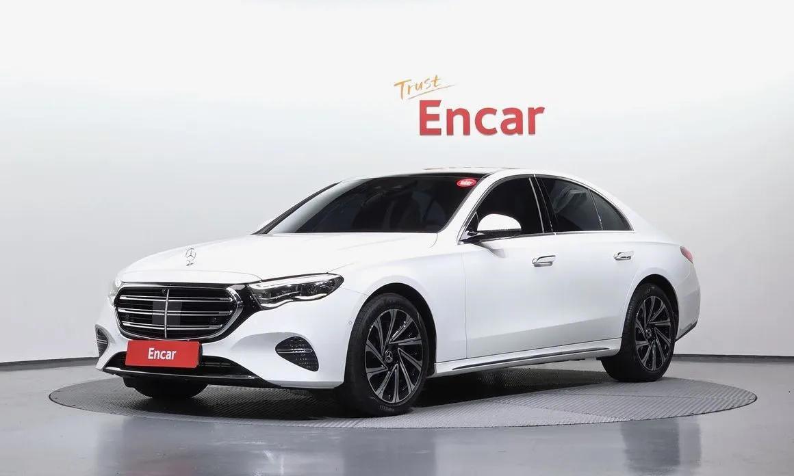 Mercedes-Benz E-Class — фото 1
