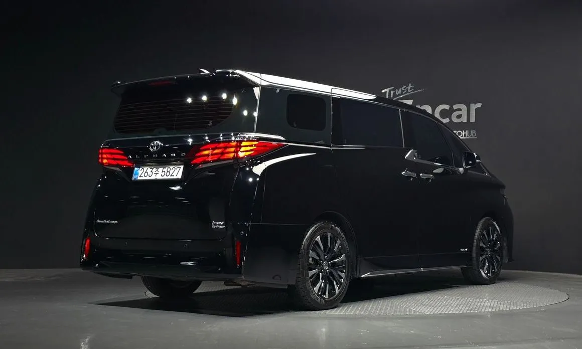 Toyota Alphard — фото 6
