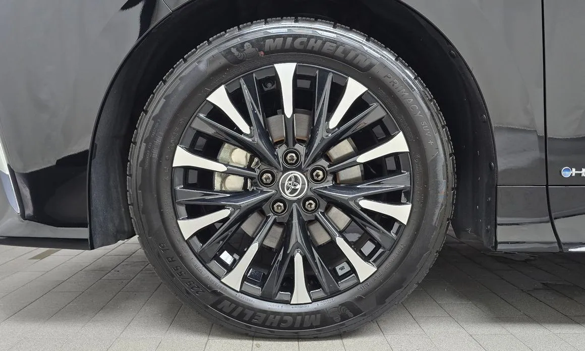 Toyota Alphard — фото 7