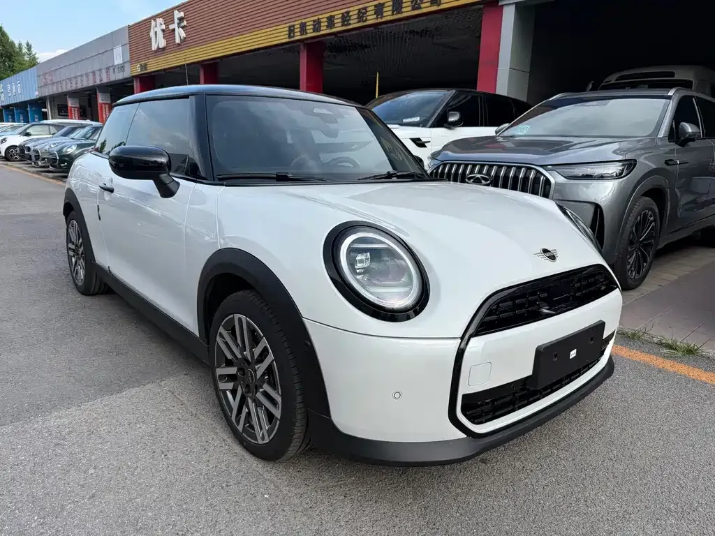 MINI Cooper (3-door) — фото 1