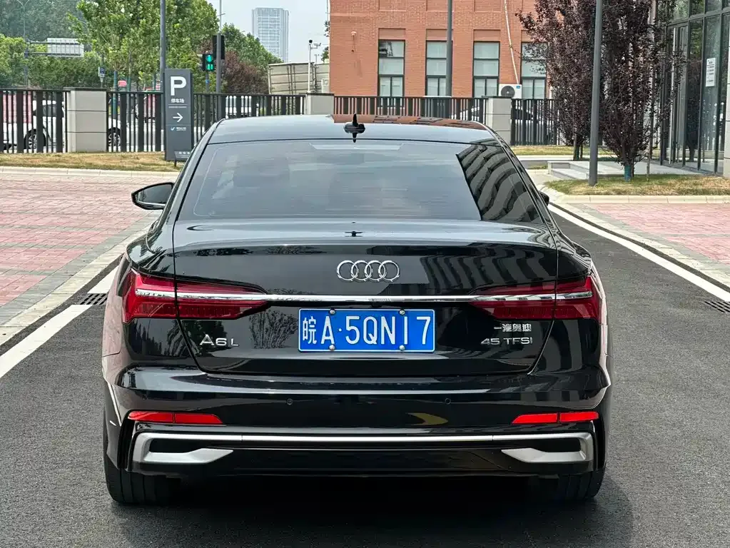 Audi A6L — фото 10
