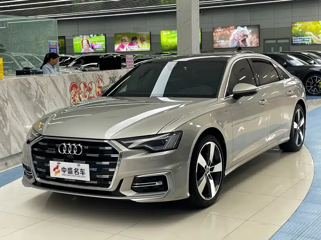 Audi A6L — фото 1