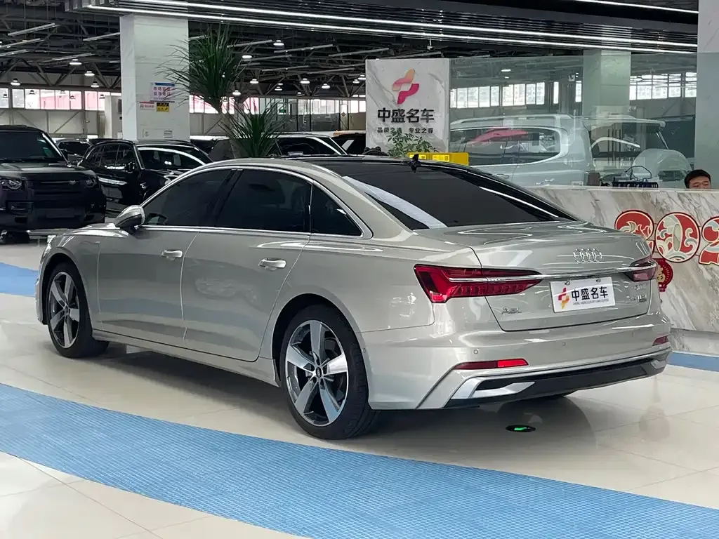 Audi A6L — фото 8