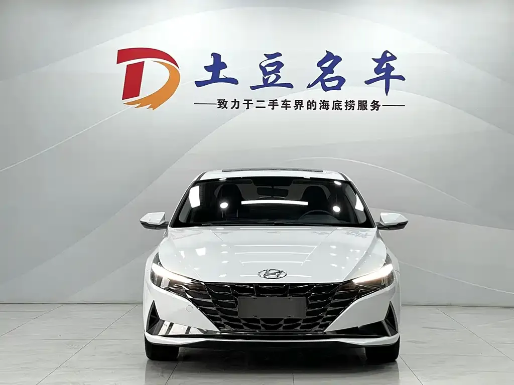 Hyundai Elantra — фото 2