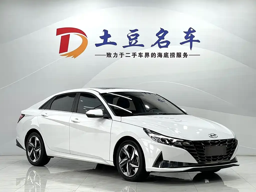 Hyundai Elantra — фото 8