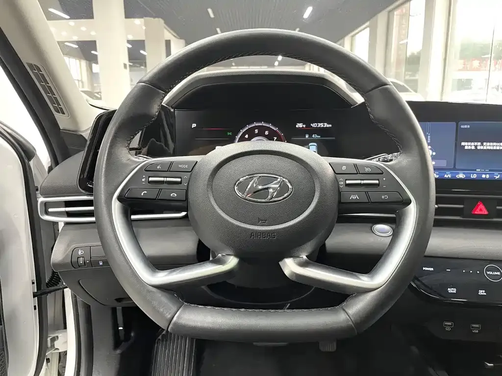 Hyundai Elantra — фото 9