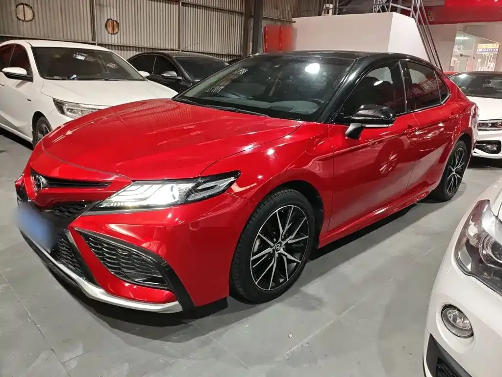 Toyota Camry — фото 6