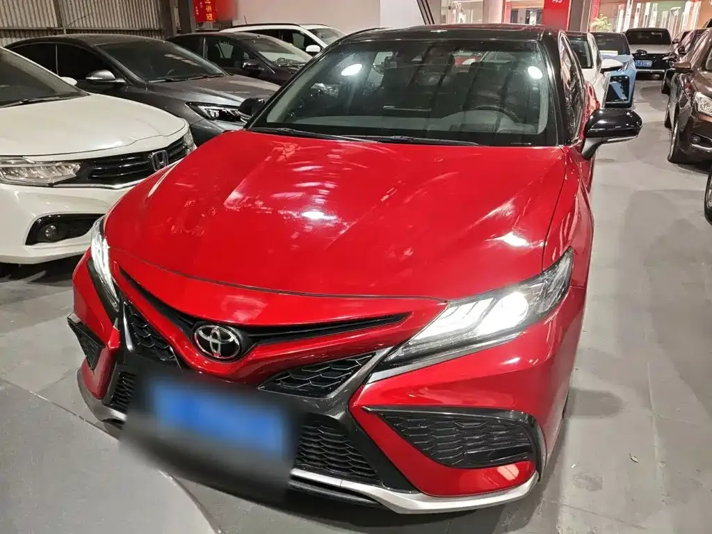 Toyota Camry — фото 8