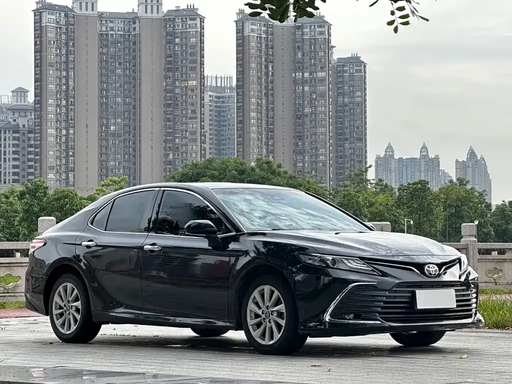 Toyota Camry — фото 8