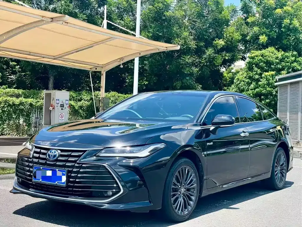 Toyota Avalon — фото 1