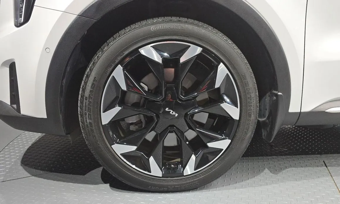 Kia Sorento — фото 8