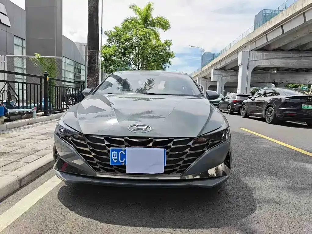 Hyundai Elantra — фото 8