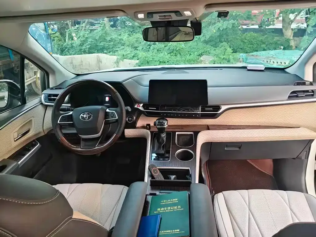 Toyota Granvia — фото 8