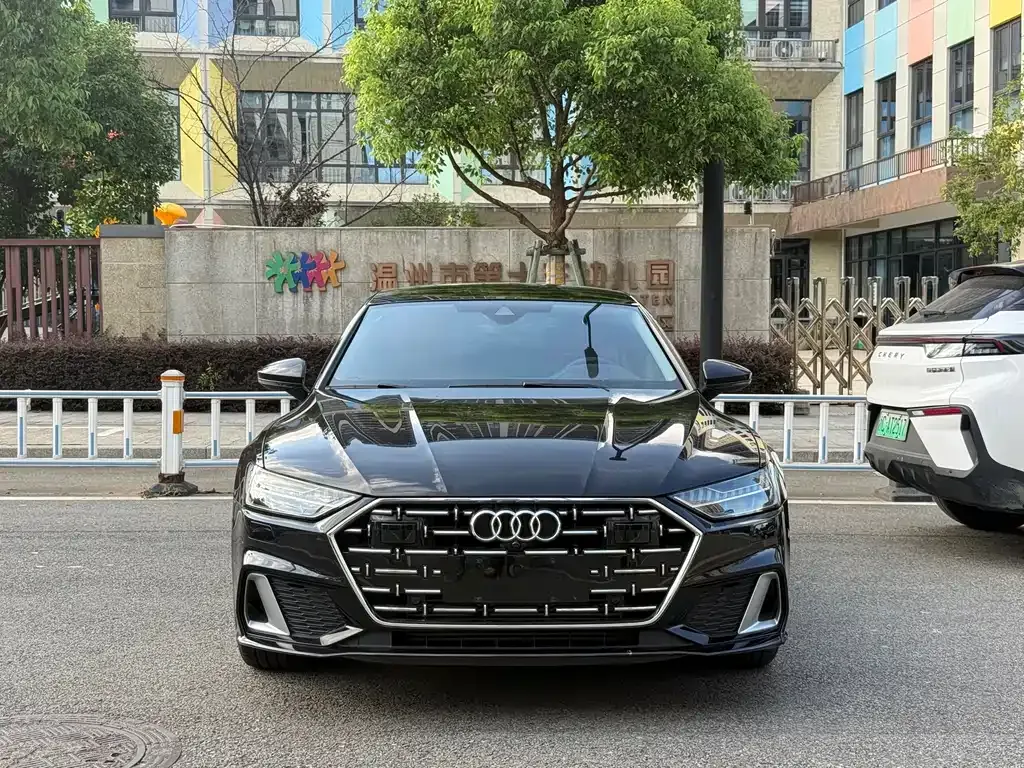 Audi A7L — фото 10