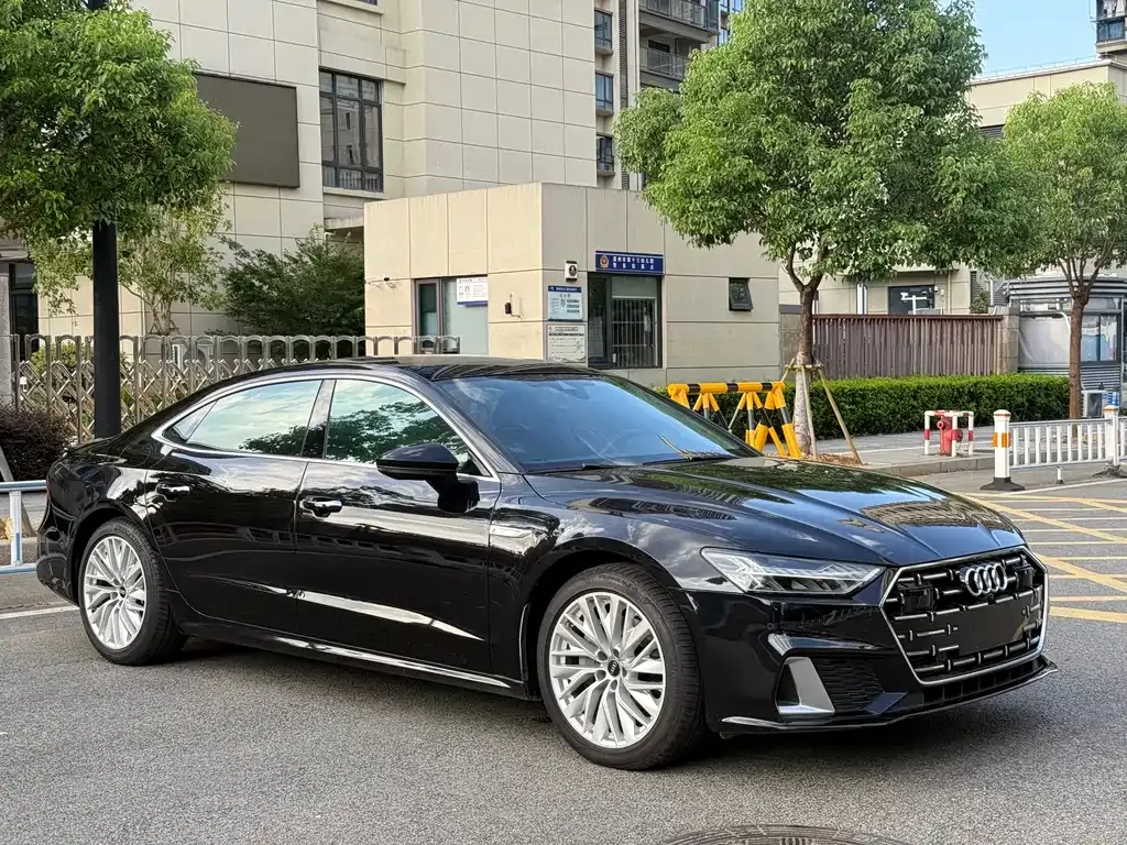 Audi A7L — фото 5