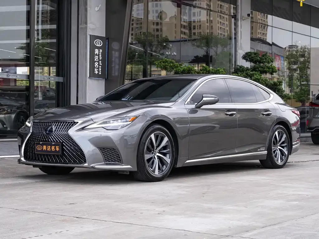 Lexus LS — фото 1