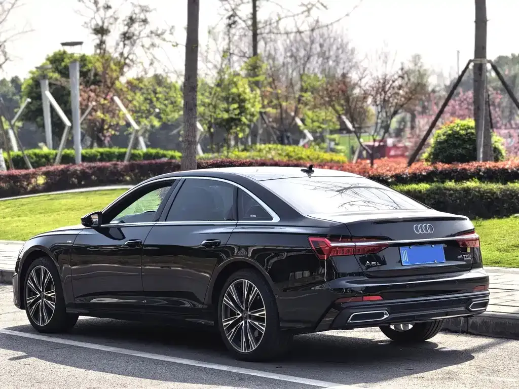 Audi A6L — фото 9