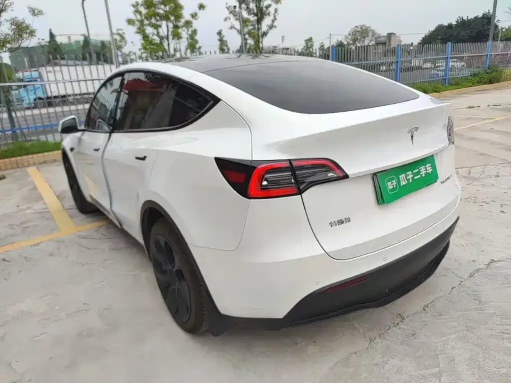Tesla Model Y — фото 4