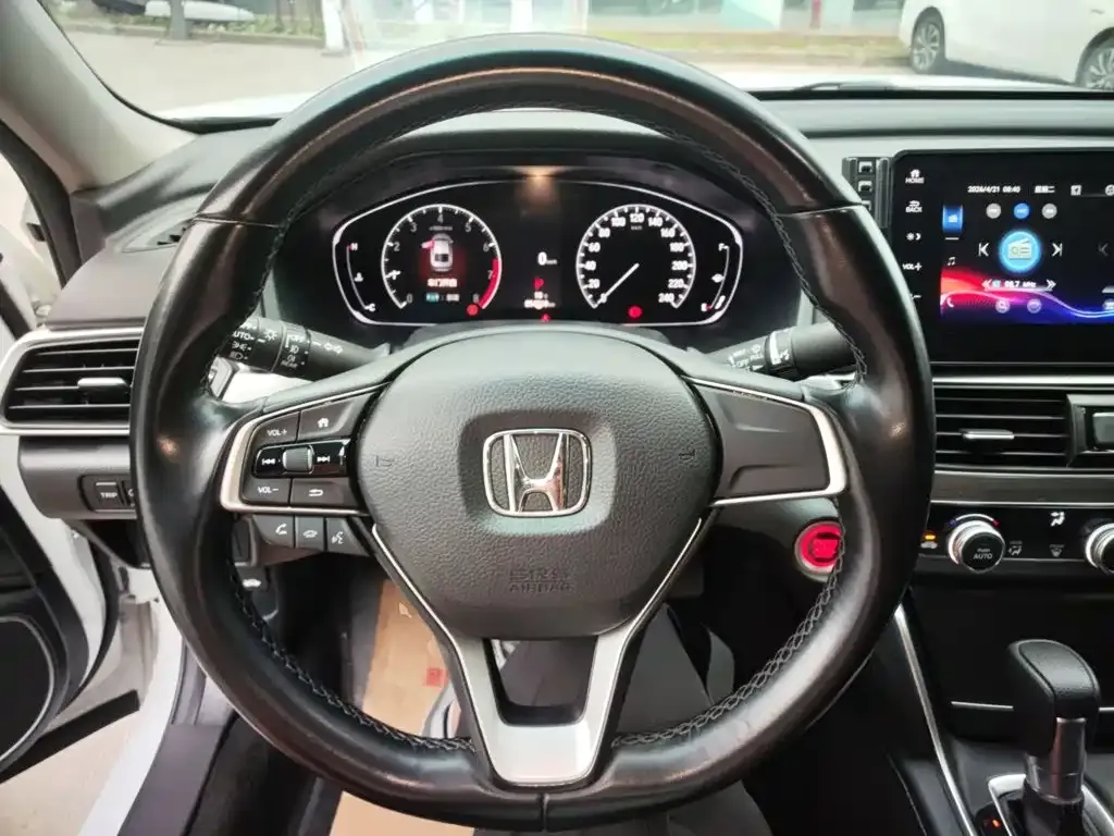 Honda Accord — фото 9