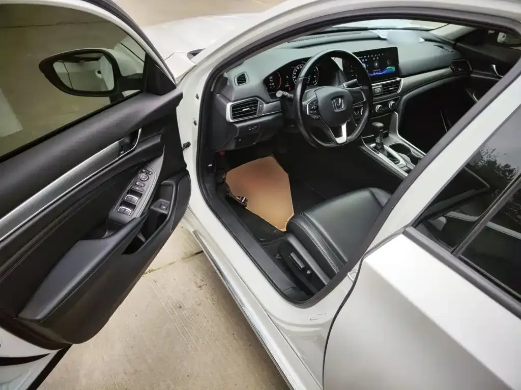 Honda Accord — фото 7