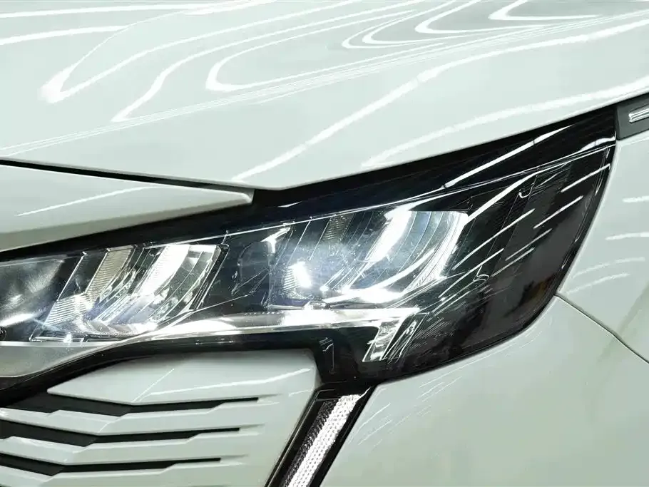 Peugeot 5008 — фото 7