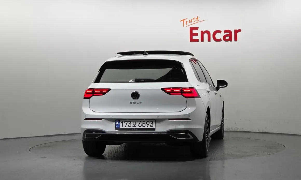 Volkswagen Golf 2024 из KR, фото 2