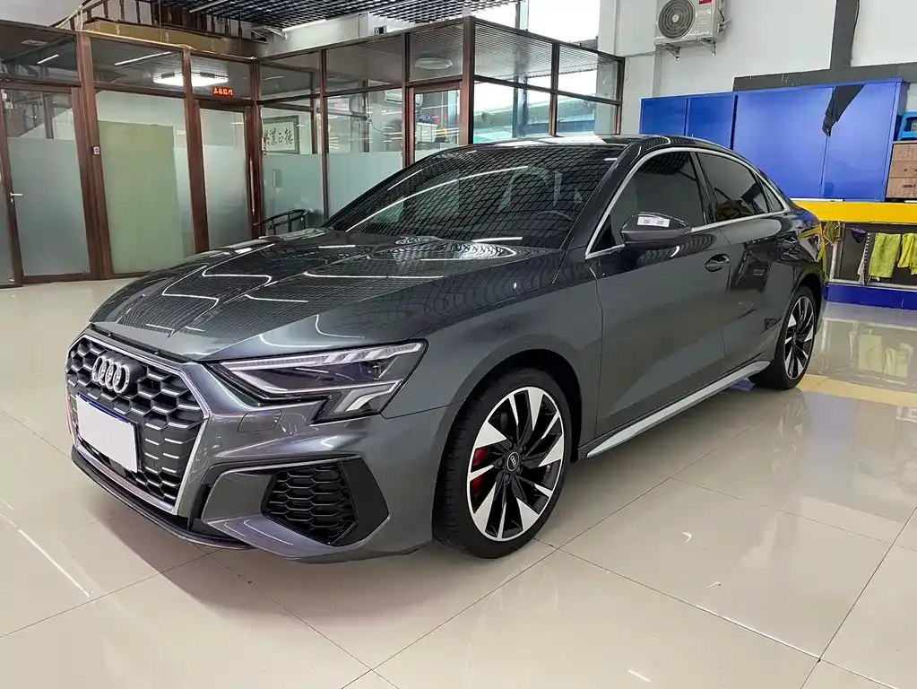 Audi A3 — фото 1