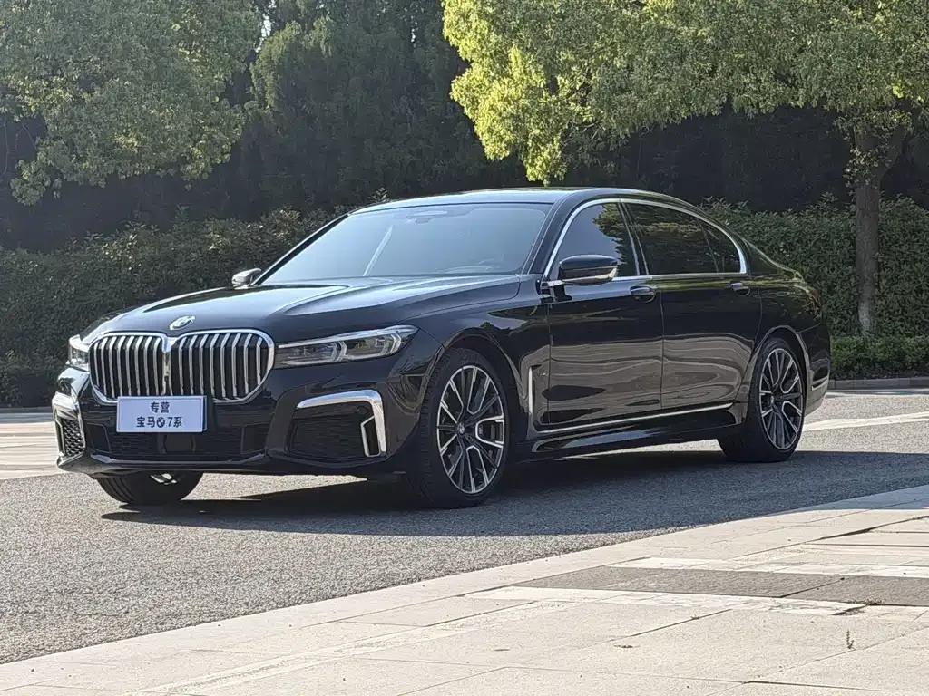 BMW 7 Series — фото 1