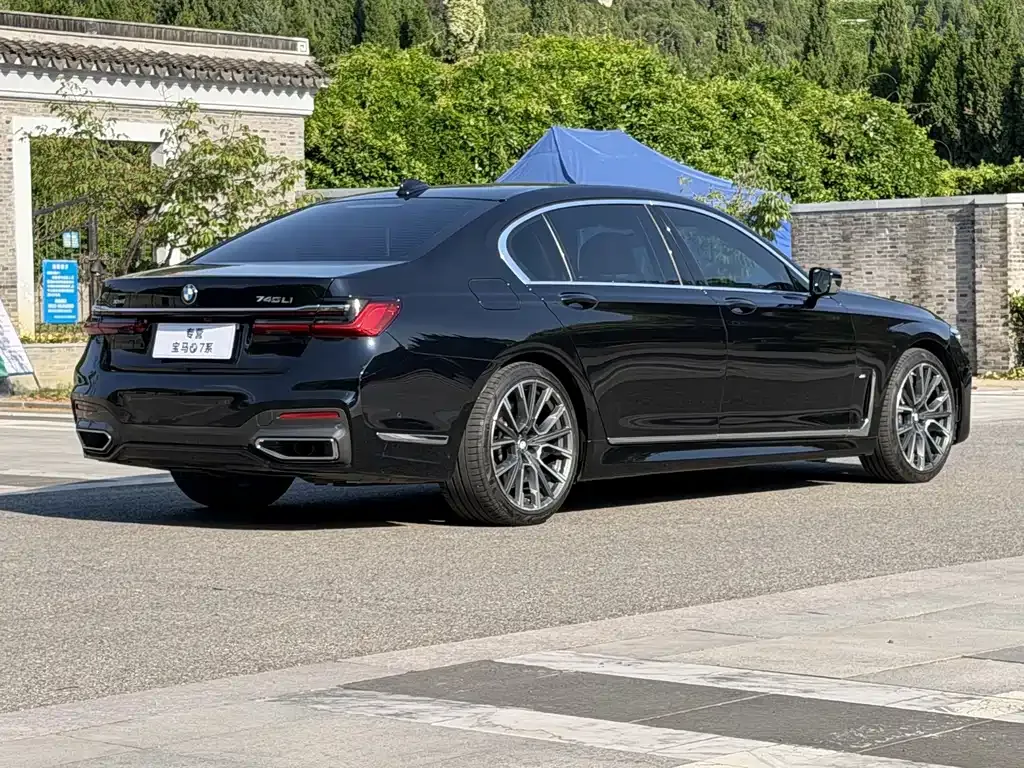 BMW 7 Series — фото 5